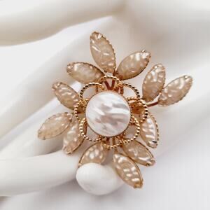 Vintage 1950s Molded Cream Leaves Faux Pearl Flower Brooch